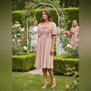 Super pretty pleated dress wedding guest, garden parties, baby showers…